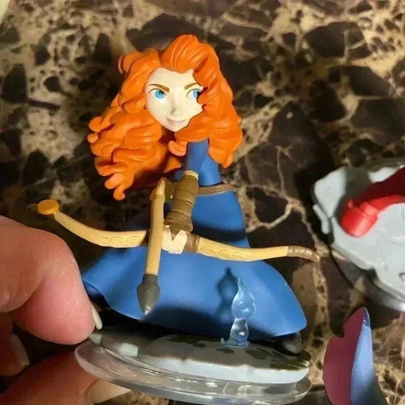 Game pieces - Picture 1 of 4